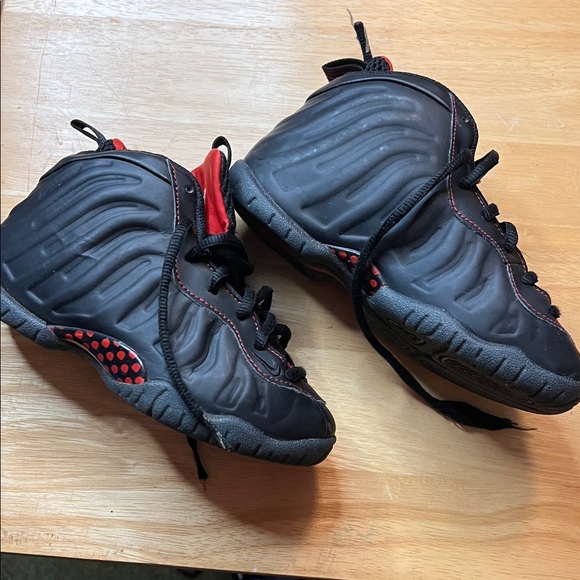 Nike - Picture 2 of 4